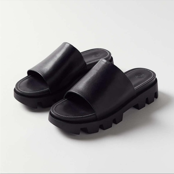 UO roxy chunky slides - Picture 3 of 4